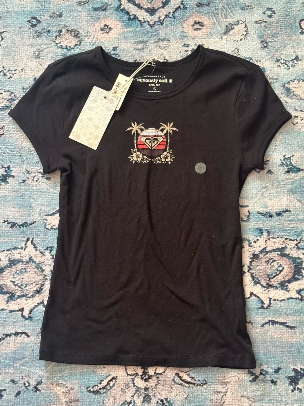 NWT Roxy x Aéropostale Baby Tee with Tropical Heart Logo Black Size Small